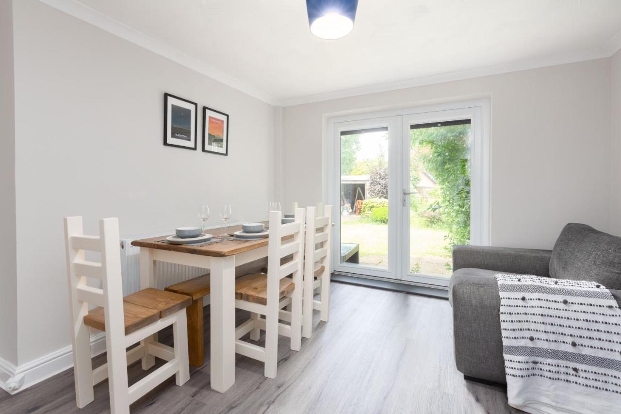 Charles Alexander Short Stay - Moorway House Poulton-le-Fylde Exterior foto